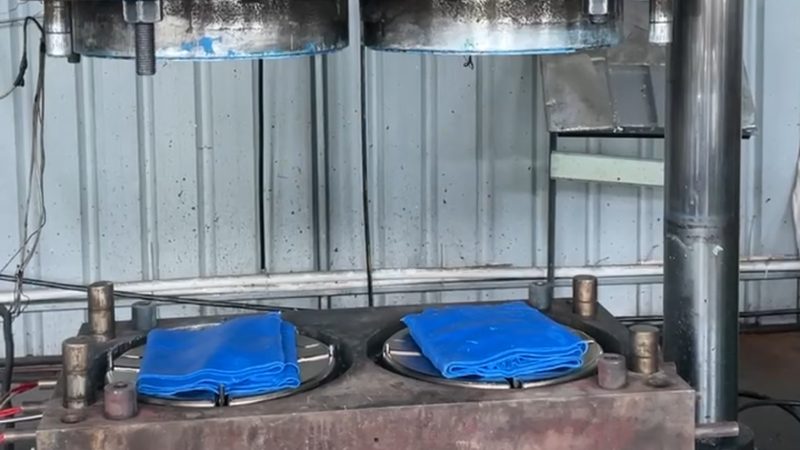 汽车配件模具加工：从设计到成品的工艺解析**