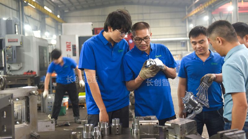 东莞小型模具批发市场：揭秘小型模具的选型与保养