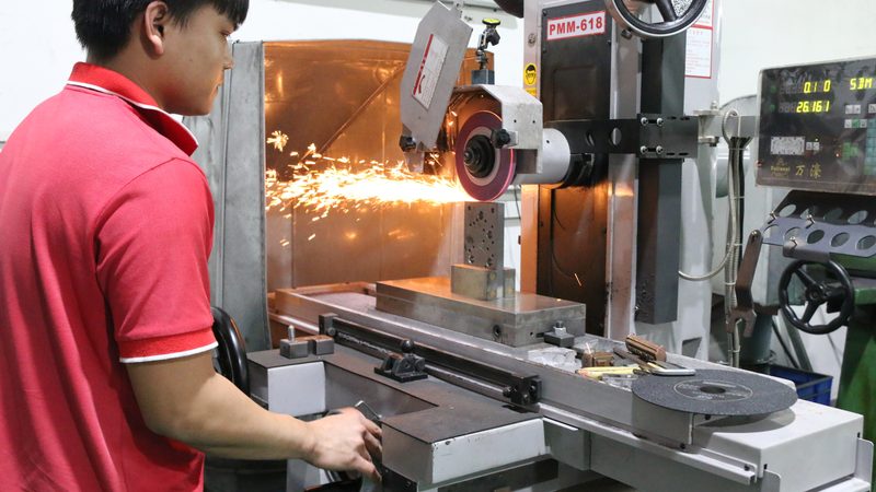 汽车模具选型：精准定位，提升制造效率**