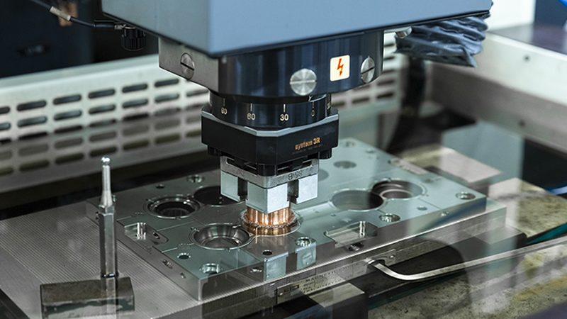双色模具家电外壳加工注意事项解析